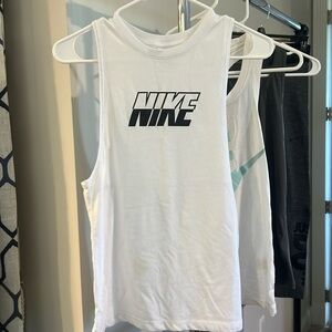 Nike women’s Dri-fit tank XS